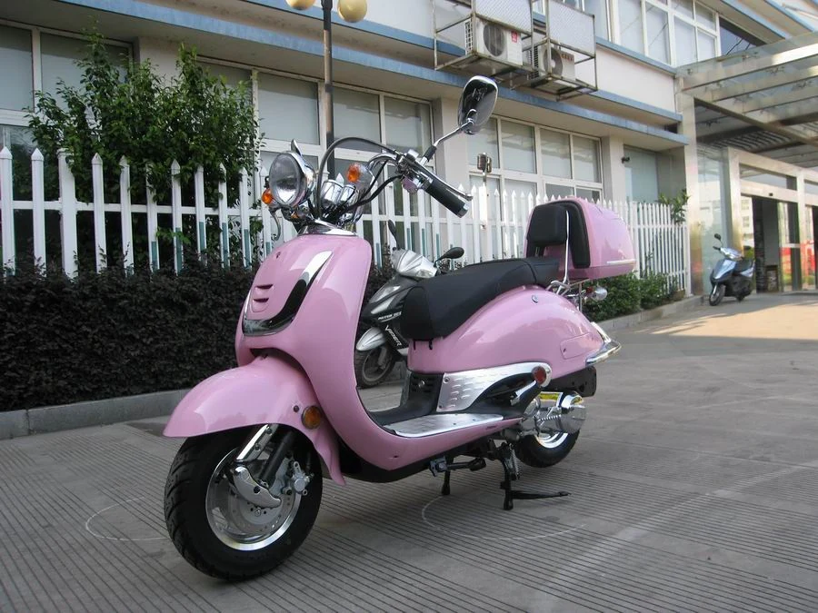 Roze retroscooter